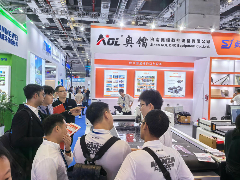 奧鐳閃耀上海復(fù)材展：復(fù)合材料創(chuàng)新浪潮中的內(nèi)外貿(mào)合作新篇章